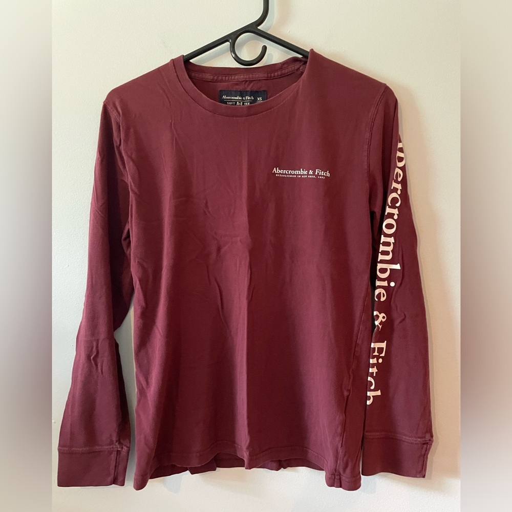 EUC - Abercrombie & Fitch long sleeve T-shirt